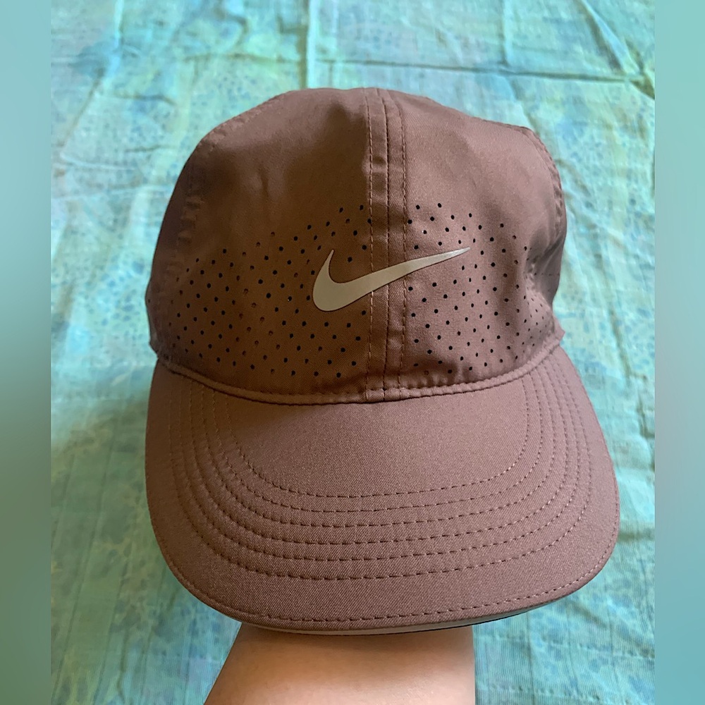 Nike Women’s Featherlight Mauve Purple Dri-fit Running Cap